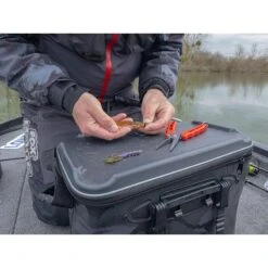 Fox Rage Voyager Medium Camo Welded Bag 18 Fox Rage Voyager Medium Camo Welded Bag -Verkoop Van Visgerei 1524606Rage Voyager Medium Camo Welded Bag 7